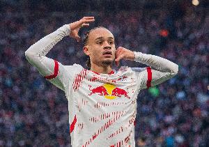 记者：切尔西将再次与莱比锡谈西蒙斯，但希望先卖1到2名球员