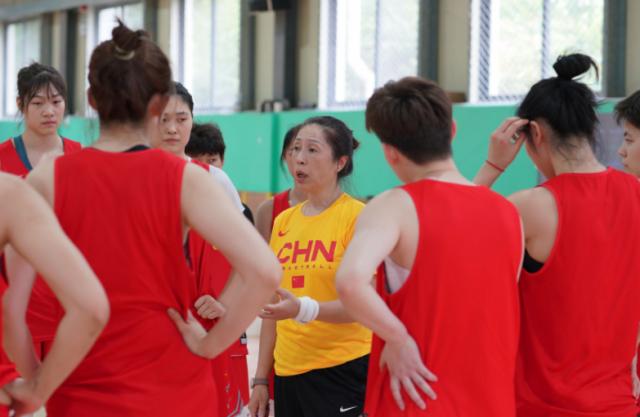 沙特电竞杯2025赛程-李月汝黄思静领衔！女篮备战亚运首场热身赛战澳洲